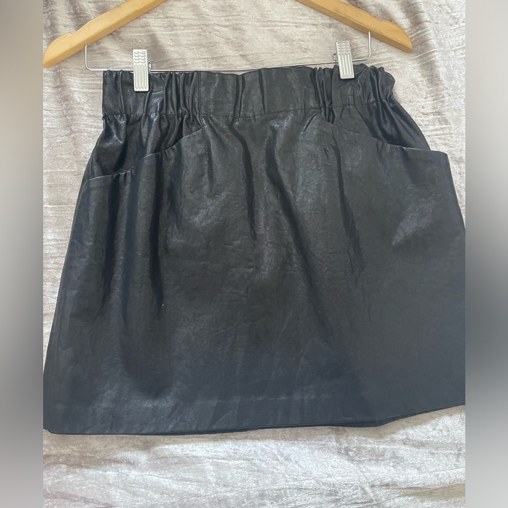 NWOT Zara Faux Leather Mini Skirt Black 3046 238 S